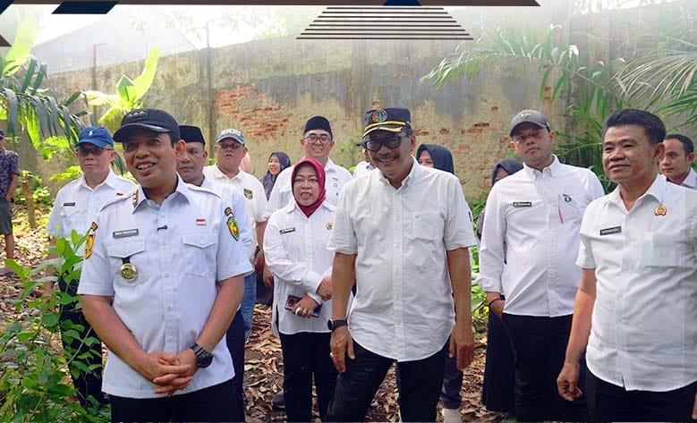 Kepala Kantor Wilayah BPN Provinsi Bengkulu Bapak Indera Imanuddi bersama dengan Walikota Bengkulu Dedy Wahyudi