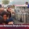 Aksi Mahasiswa Bengkulu Pagar DPRD Jebol, Polisi Tembakkan Gas Air Mata ke Mahasiswa